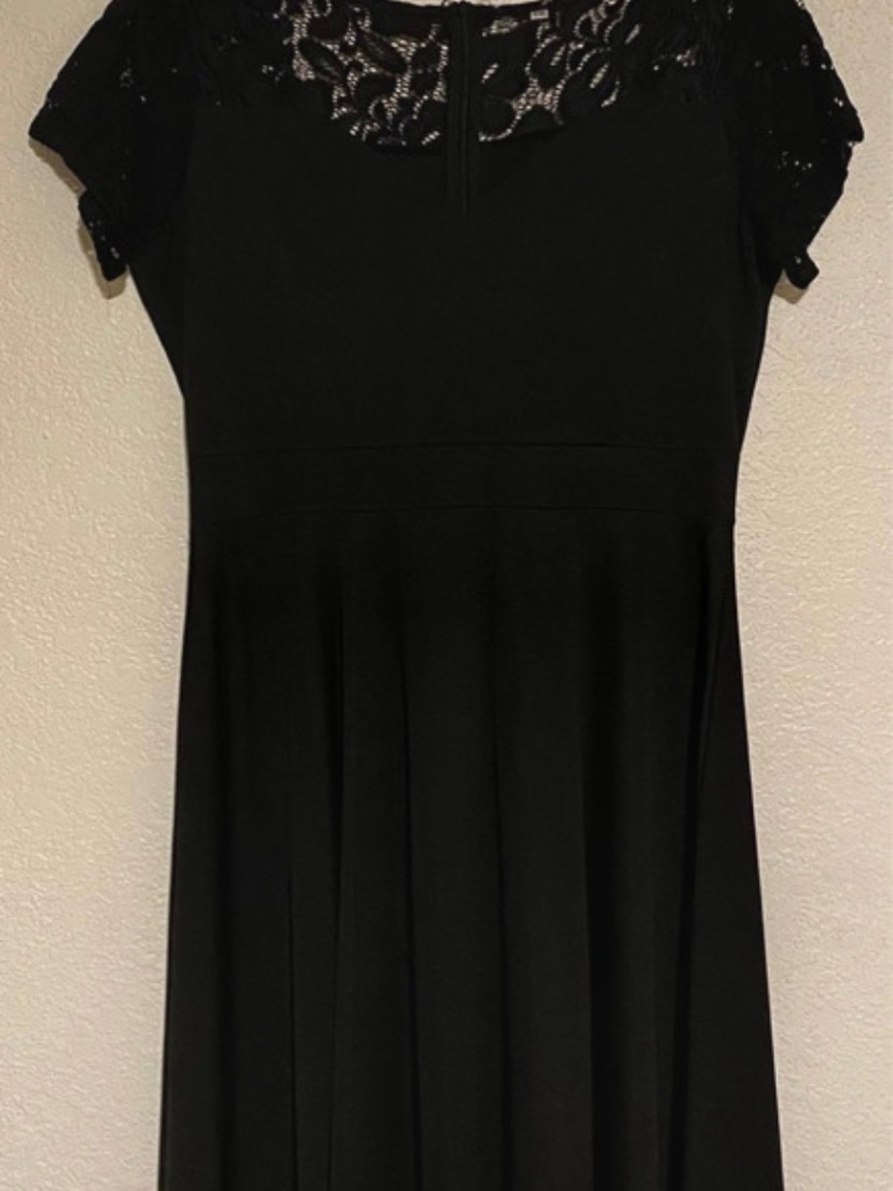 Black Lace Yoke Mini Dress - Women's Elegant Knit Fit